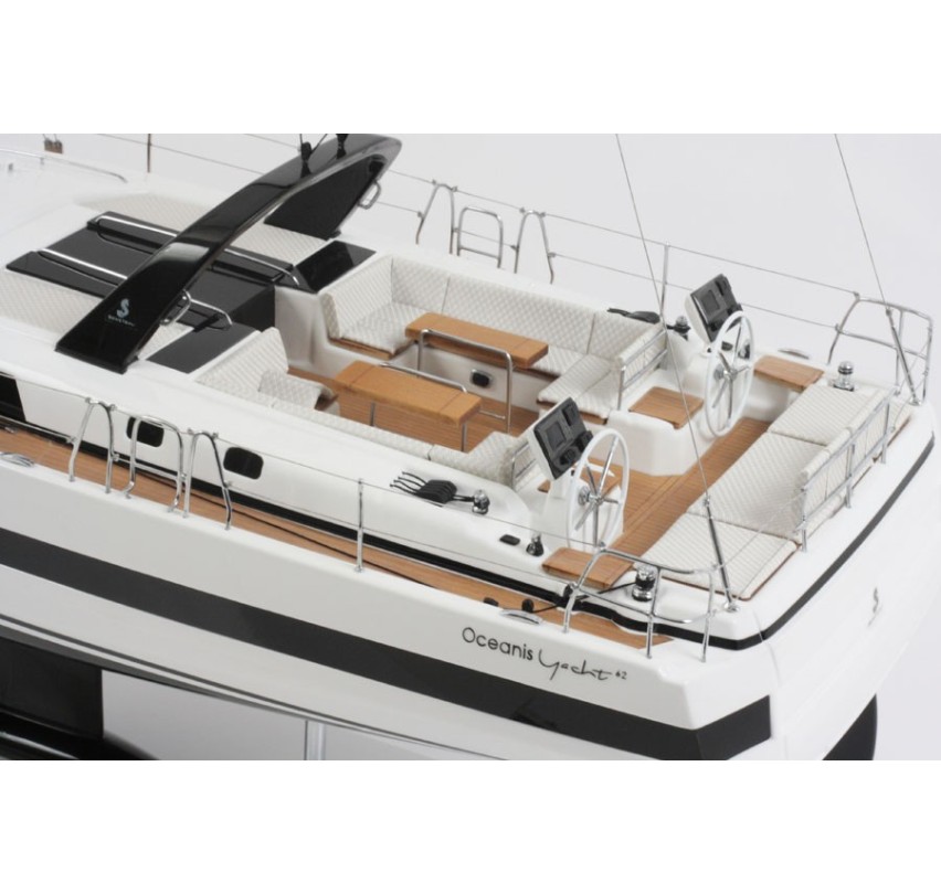 MODEL OCEANIS YACHT 62