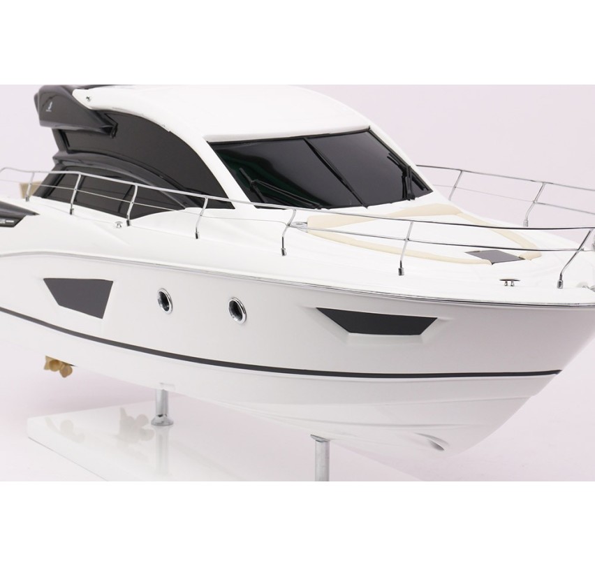 MODEL GRAN TURISMO 50