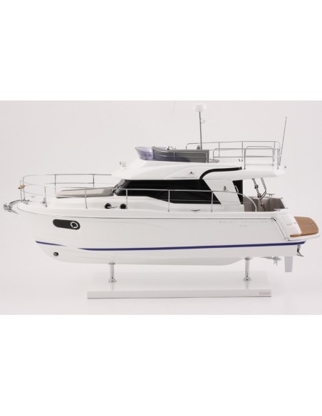 MAQUETTE SWIFT TRAWLER 30