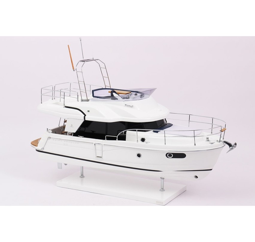 MAQUETTE SWIFT TRAWLER 35