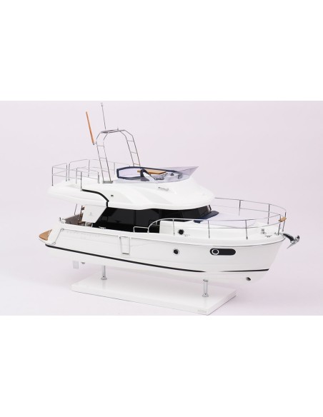 MAQUETTE SWIFT TRAWLER 35