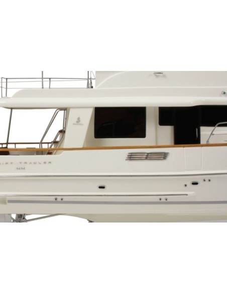 MAQUETTE SWIFT TRAWLER 44