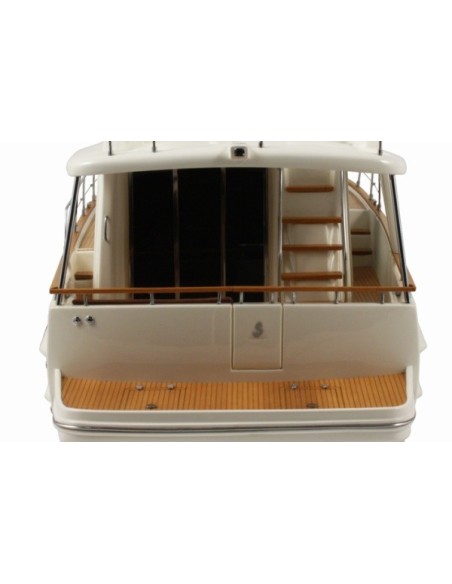 MAQUETTE SWIFT TRAWLER 44