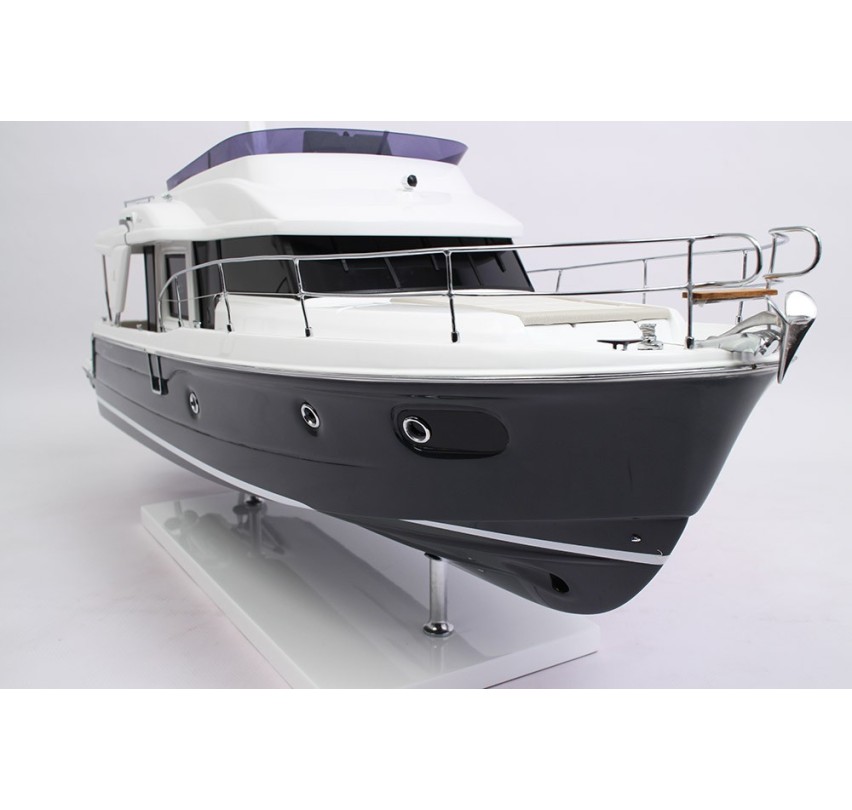 MODEL SWIFT TRAWLER 44