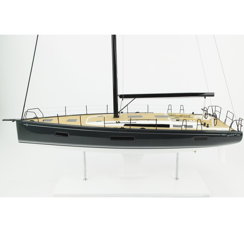 MODEL FIRST YACHT 53