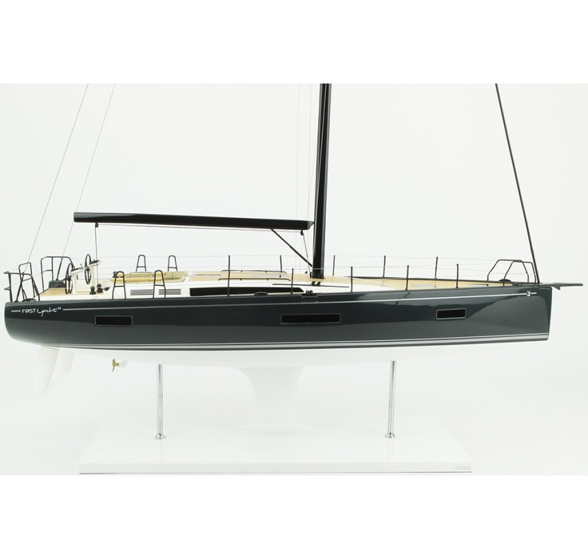 MODEL FIRST YACHT 53