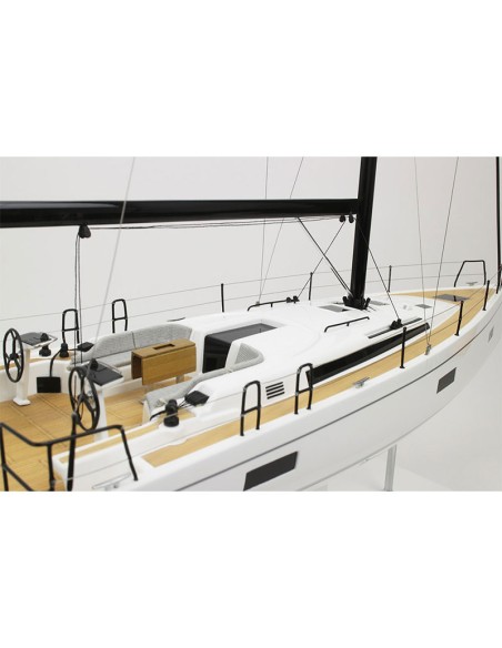 MODEL FIRST 44