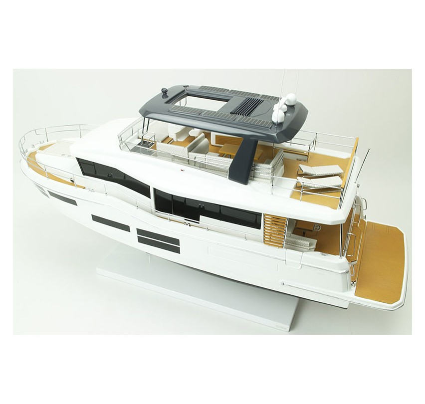 MAQUETTE GRAND TRAWLER 62