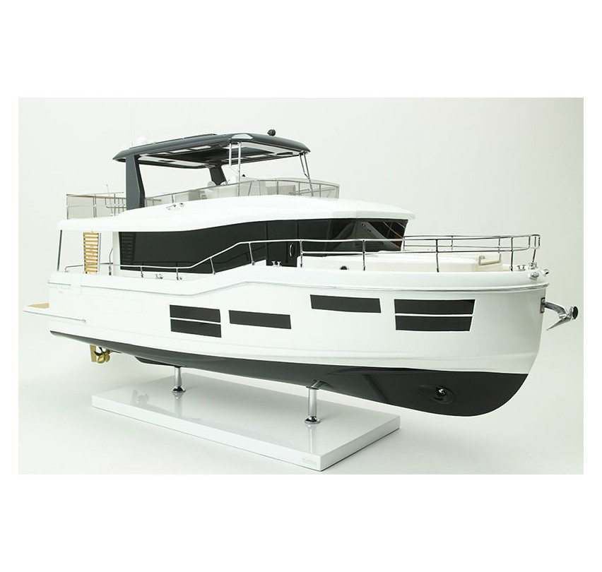 MAQUETTE GRAND TRAWLER 62