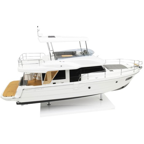 MAQUETTE SWIFT TRAWLER 48