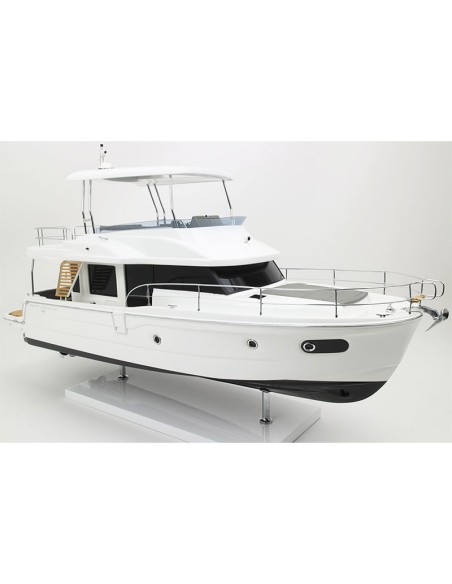 MAQUETTE SWIFT TRAWLER 48