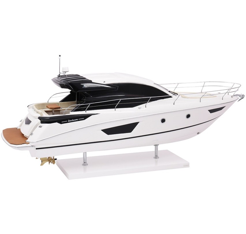 MODEL GRAN TURISMO 50