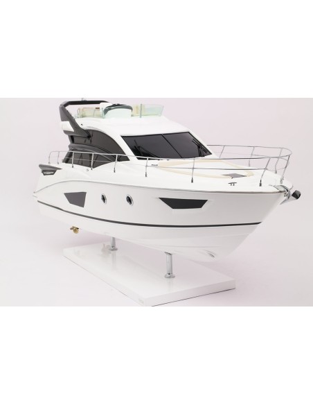 MODEL GRAN TURISMO 50