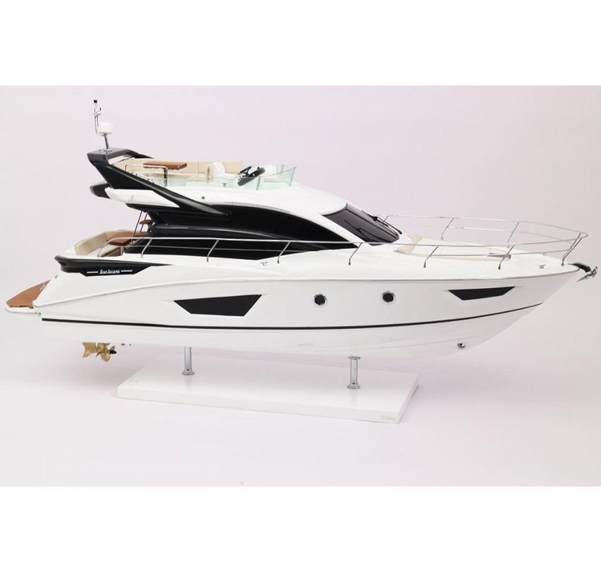 MODEL GRAN TURISMO 50