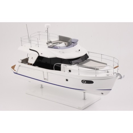 MAQUETTE SWIFT TRAWLER 30 2