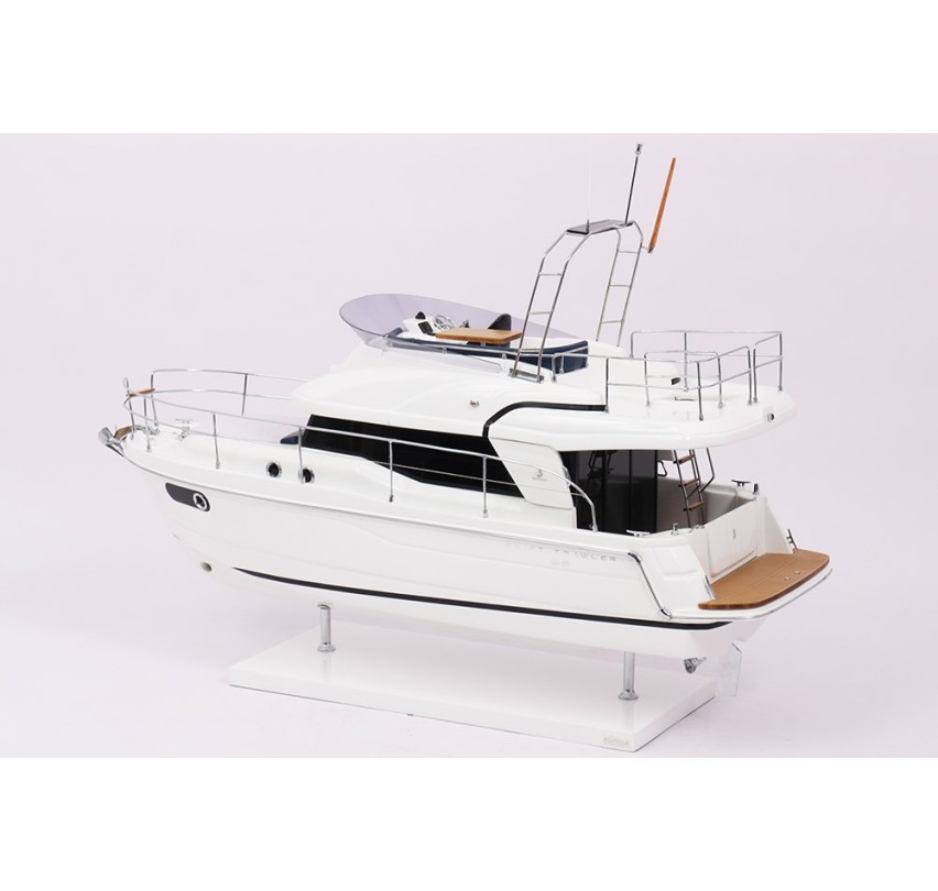 MAQUETTE SWIFT TRAWLER 35