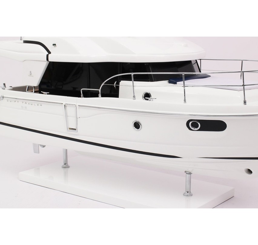 MAQUETTE SWIFT TRAWLER 35
