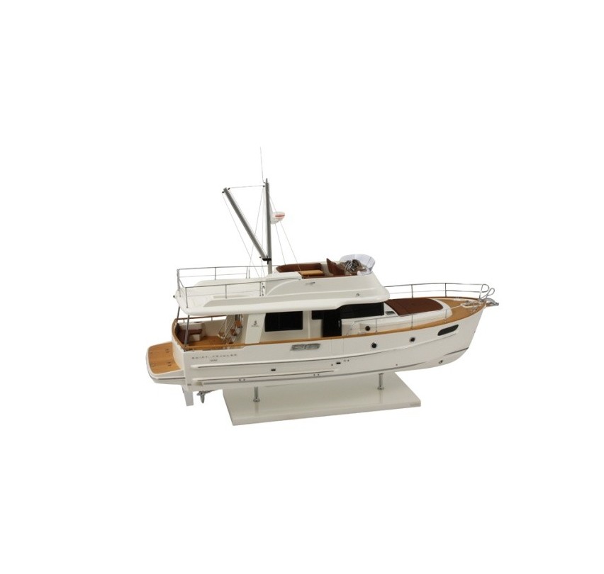 MAQUETTE SWIFT TRAWLER 44