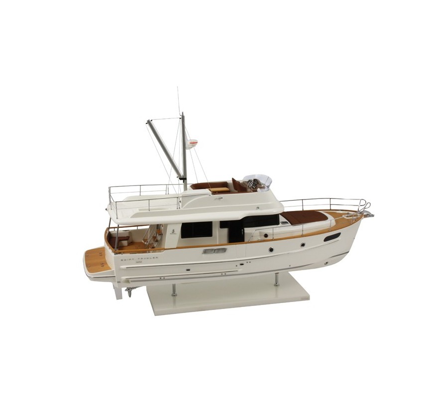 MAQUETTE SWIFT TRAWLER 44