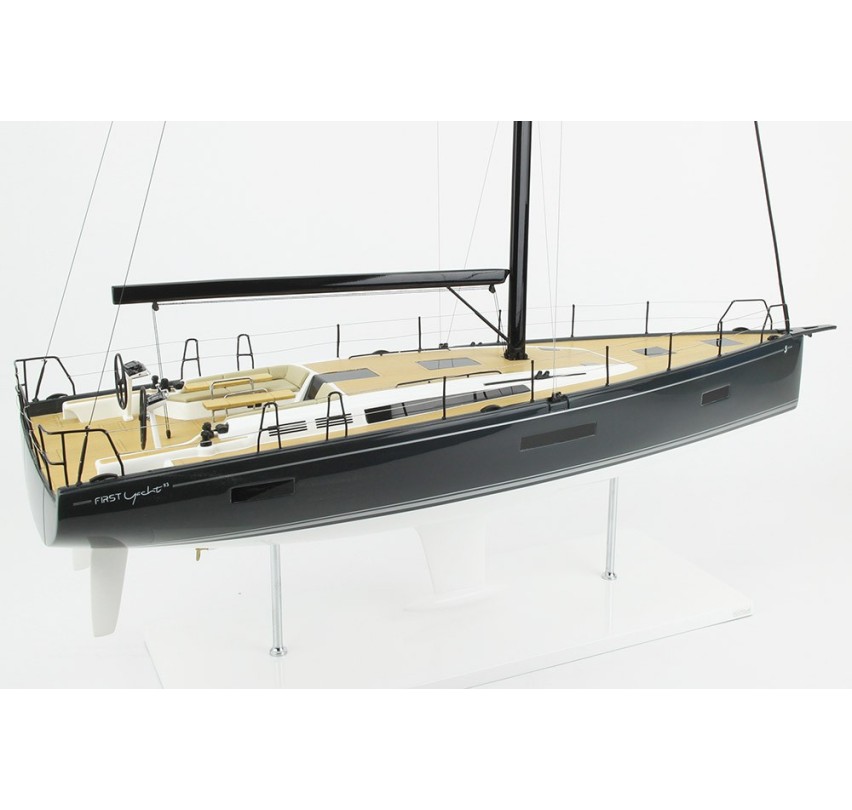 MODEL FIRST YACHT 53