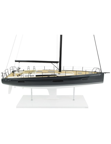 MODEL FIRST YACHT 53
