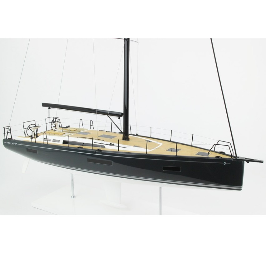 MODEL FIRST YACHT 53