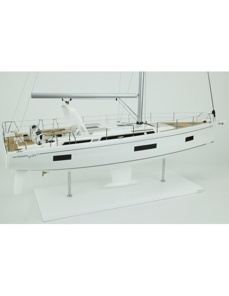 MODEL OCEANIS YACHT 54