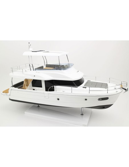 MAQUETTE SWIFT TRAWLER 48