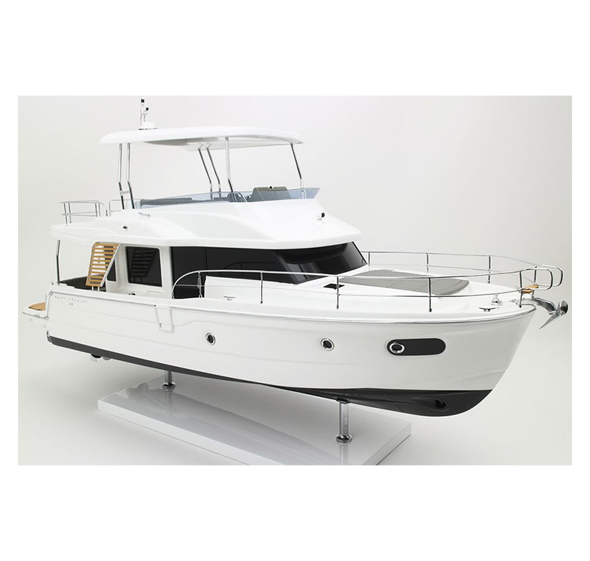 MAQUETTE SWIFT TRAWLER 48